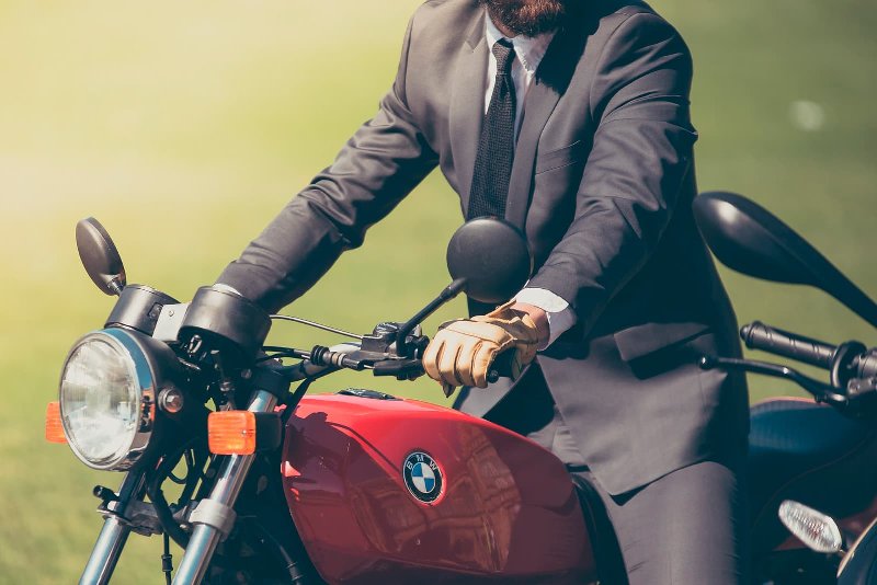 imagen blog Seguros DSS | Elige bien tu seguro de moto, te damos las claves para saber si es el seguro que necesitas